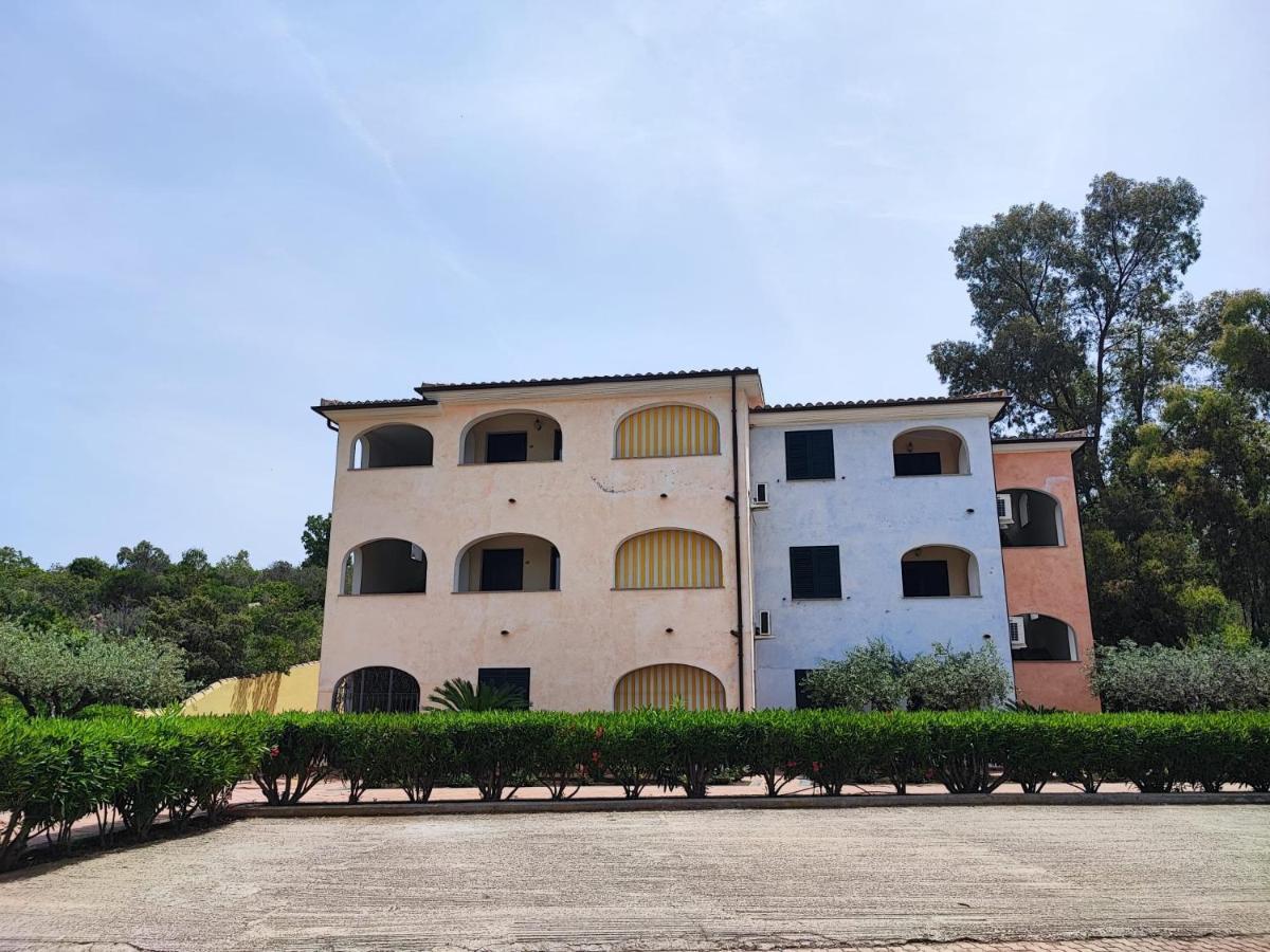 Residence Cala Liberotto Esterno foto