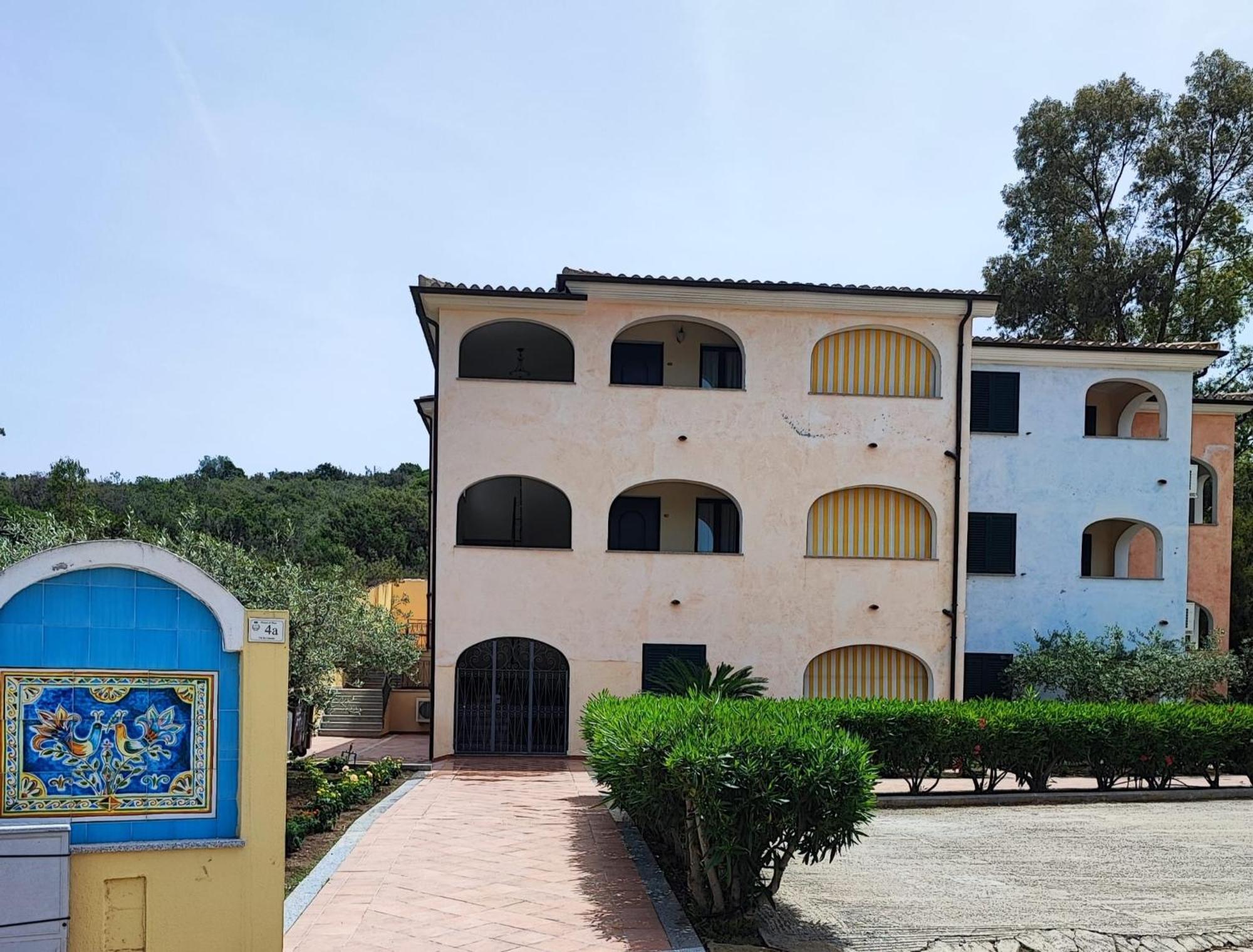 Residence Cala Liberotto Esterno foto