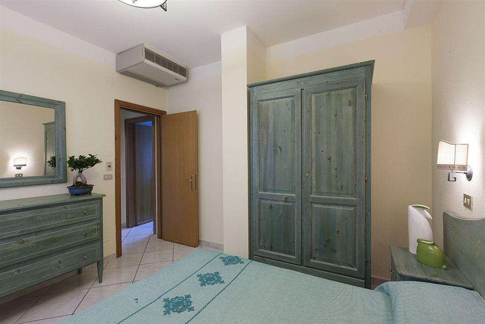 Residence Cala Liberotto Esterno foto