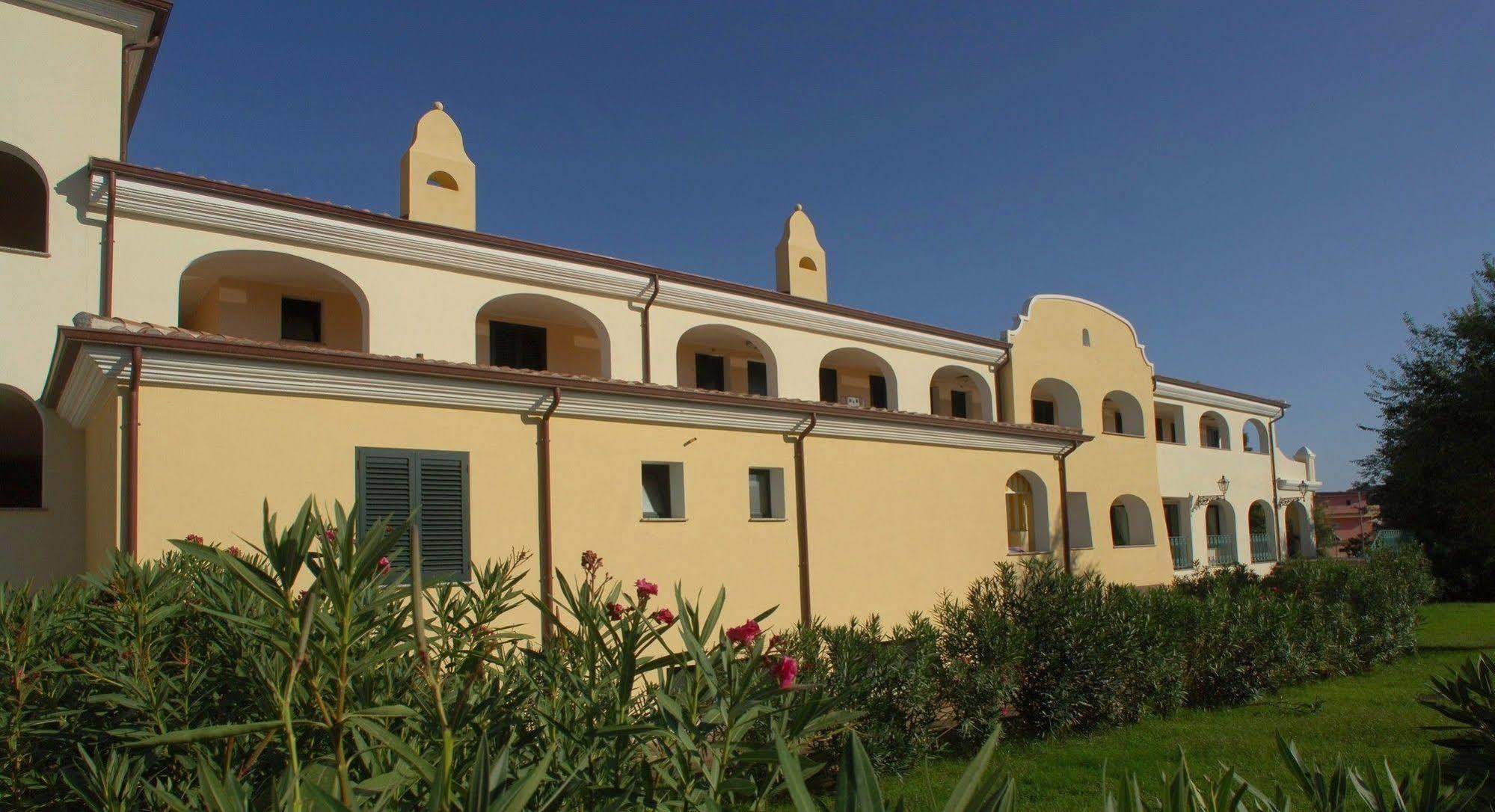 Residence Cala Liberotto Esterno foto