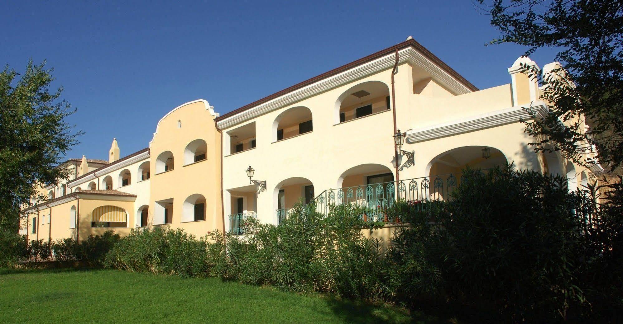 Residence Cala Liberotto Esterno foto
