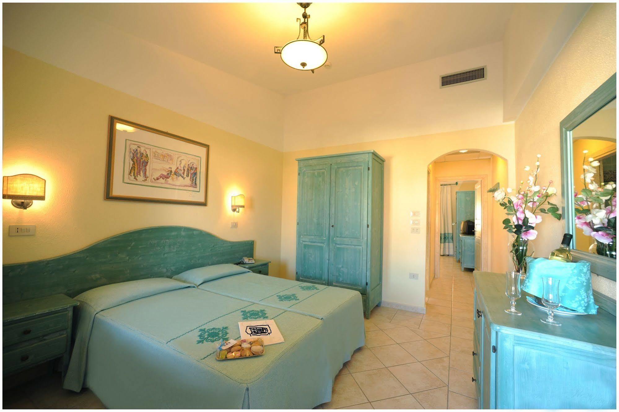 Residence Cala Liberotto Esterno foto