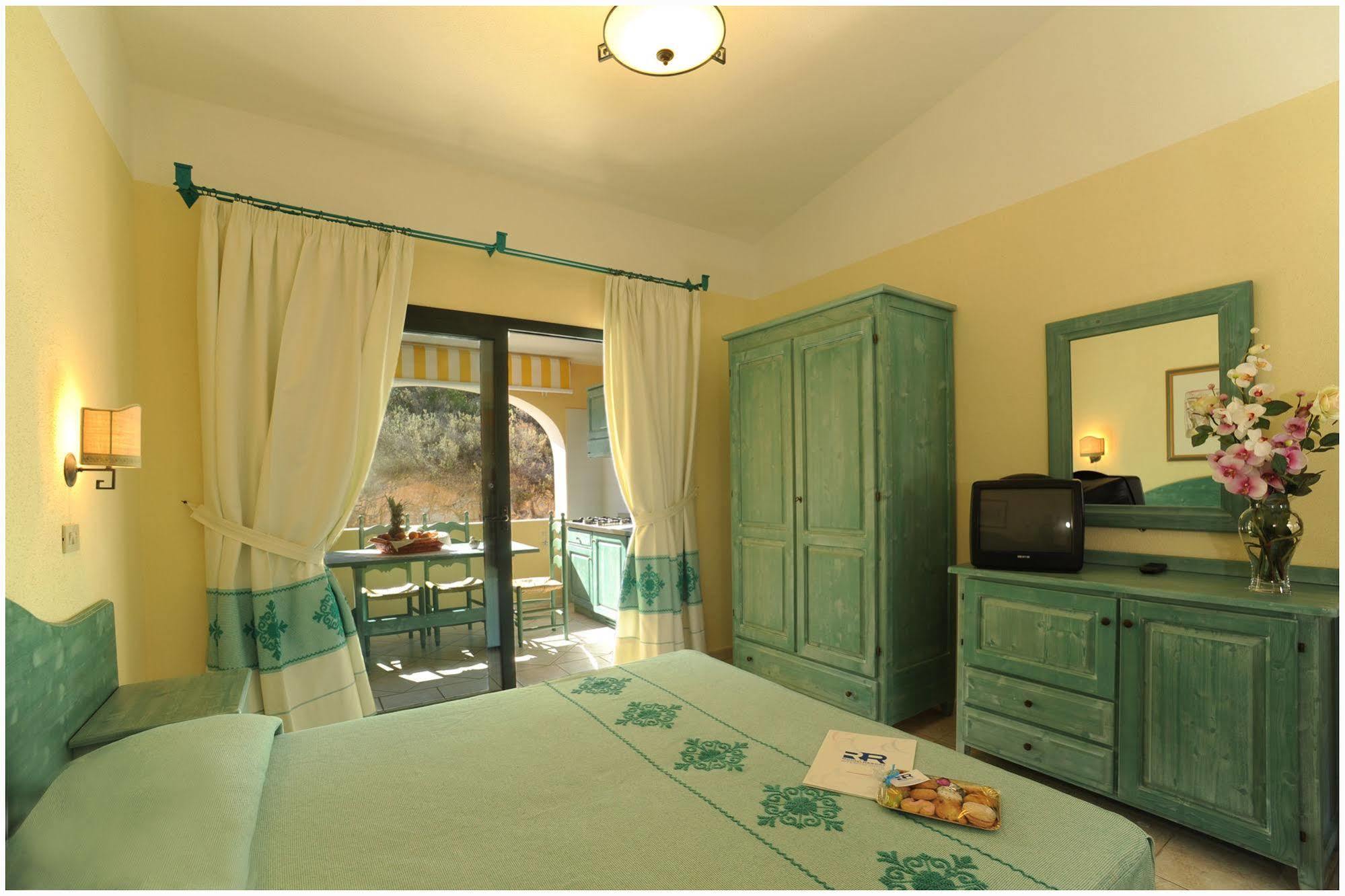 Residence Cala Liberotto Esterno foto