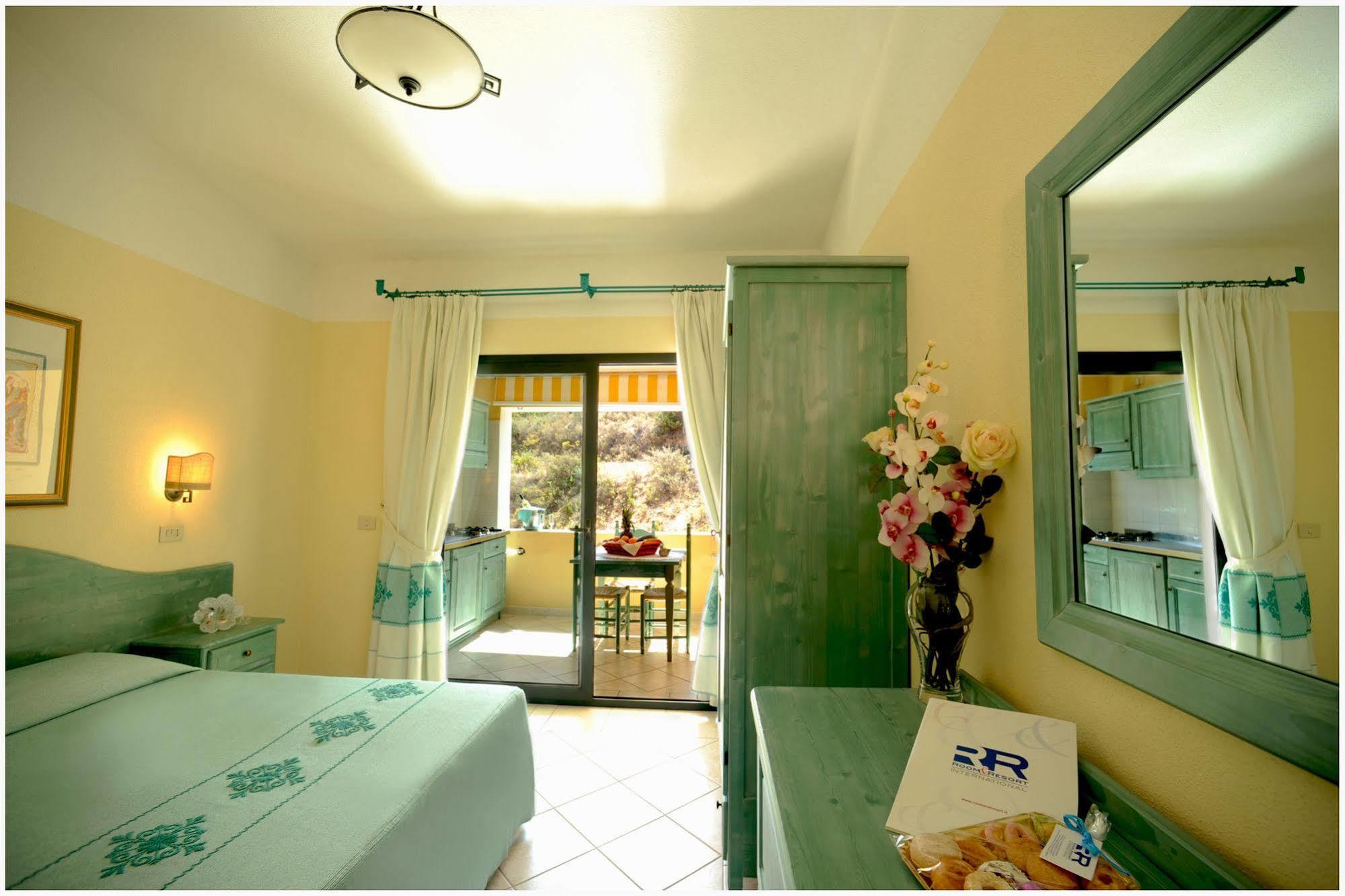 Residence Cala Liberotto Esterno foto