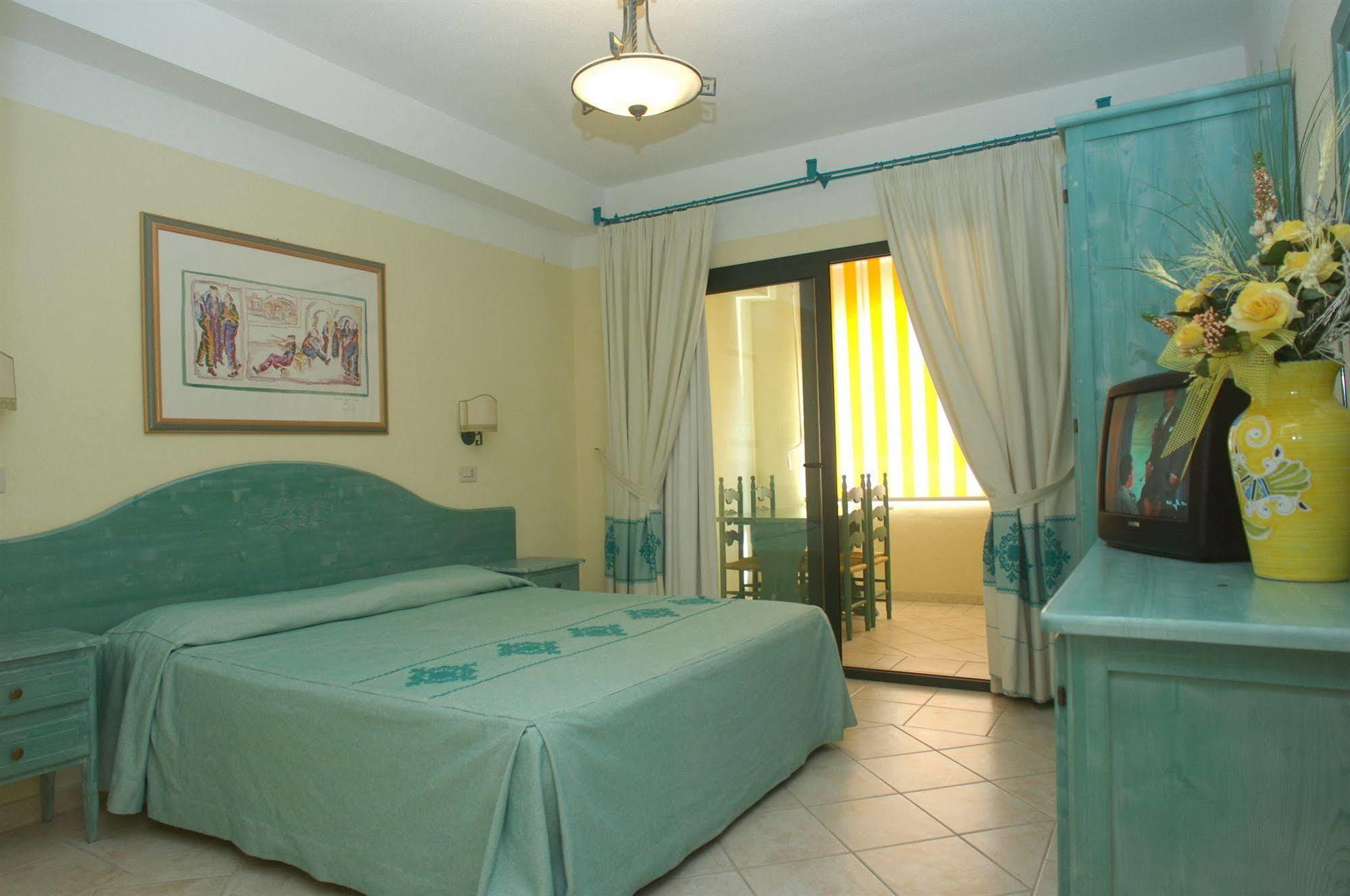 Residence Cala Liberotto Esterno foto