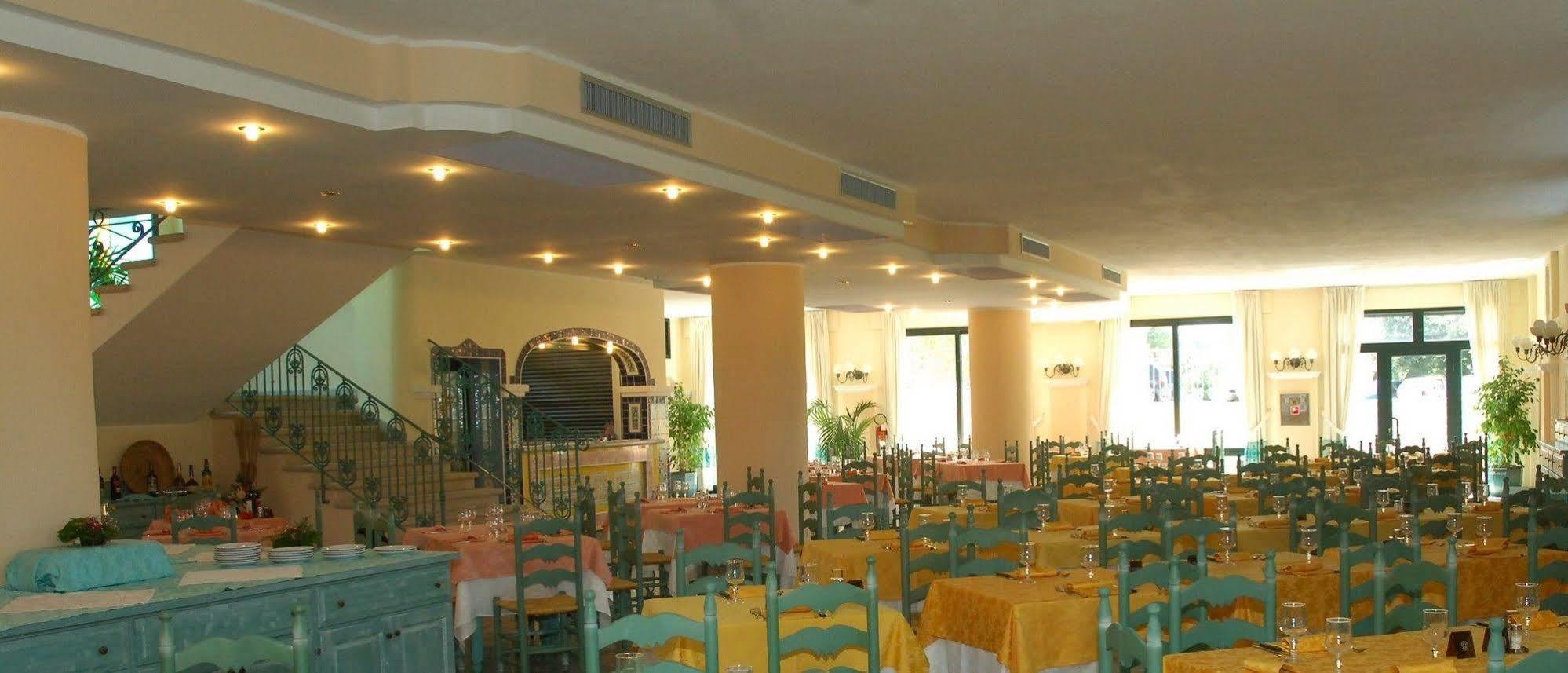 Residence Cala Liberotto Esterno foto